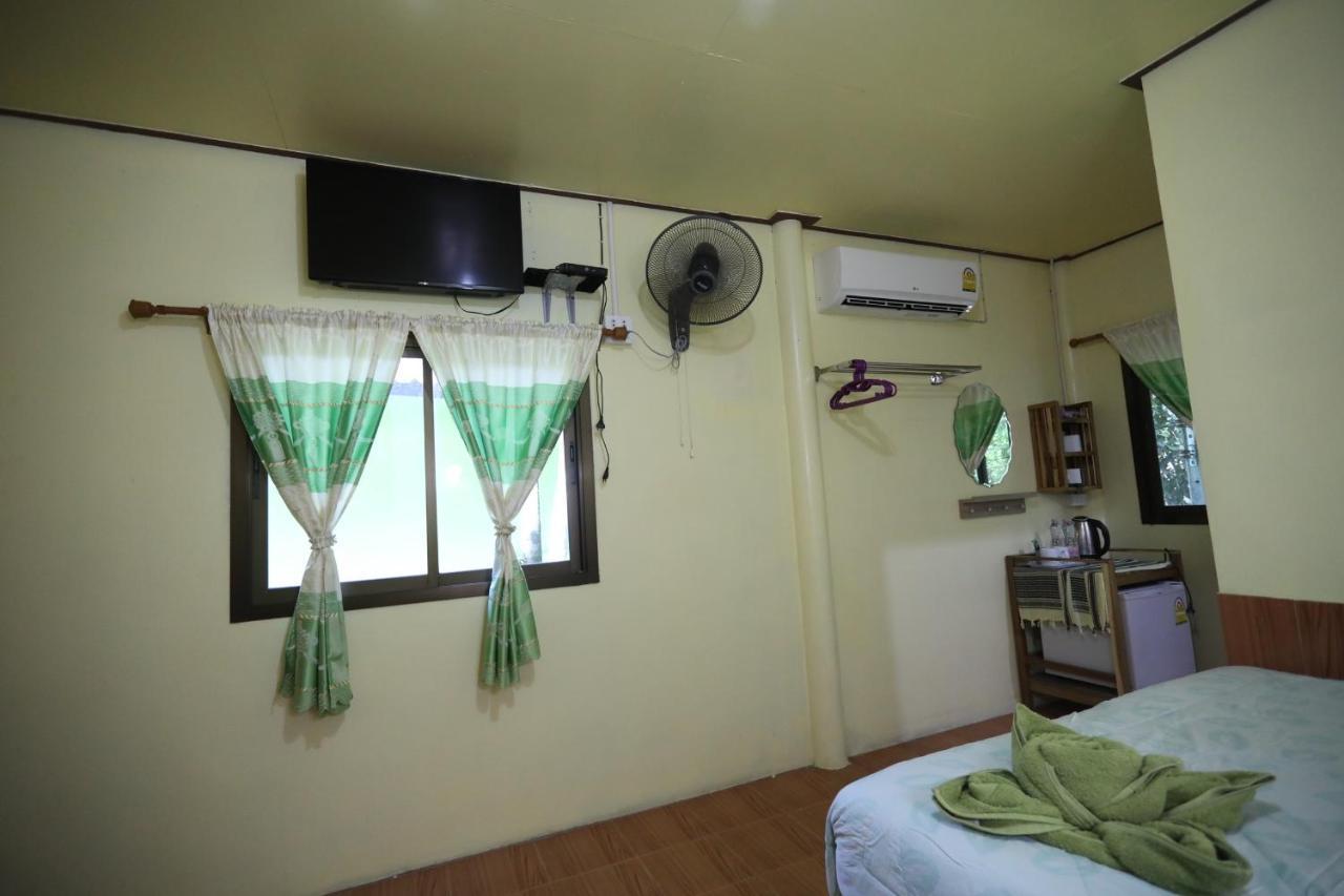 Mata Guesthouse Ko Kut Exterior photo