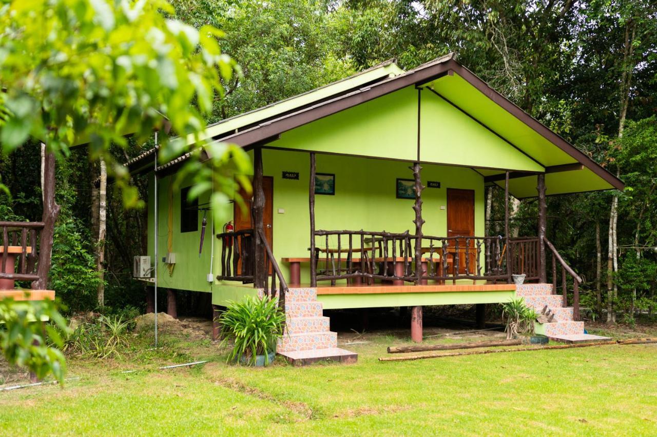 Mata Guesthouse Ko Kut Exterior photo