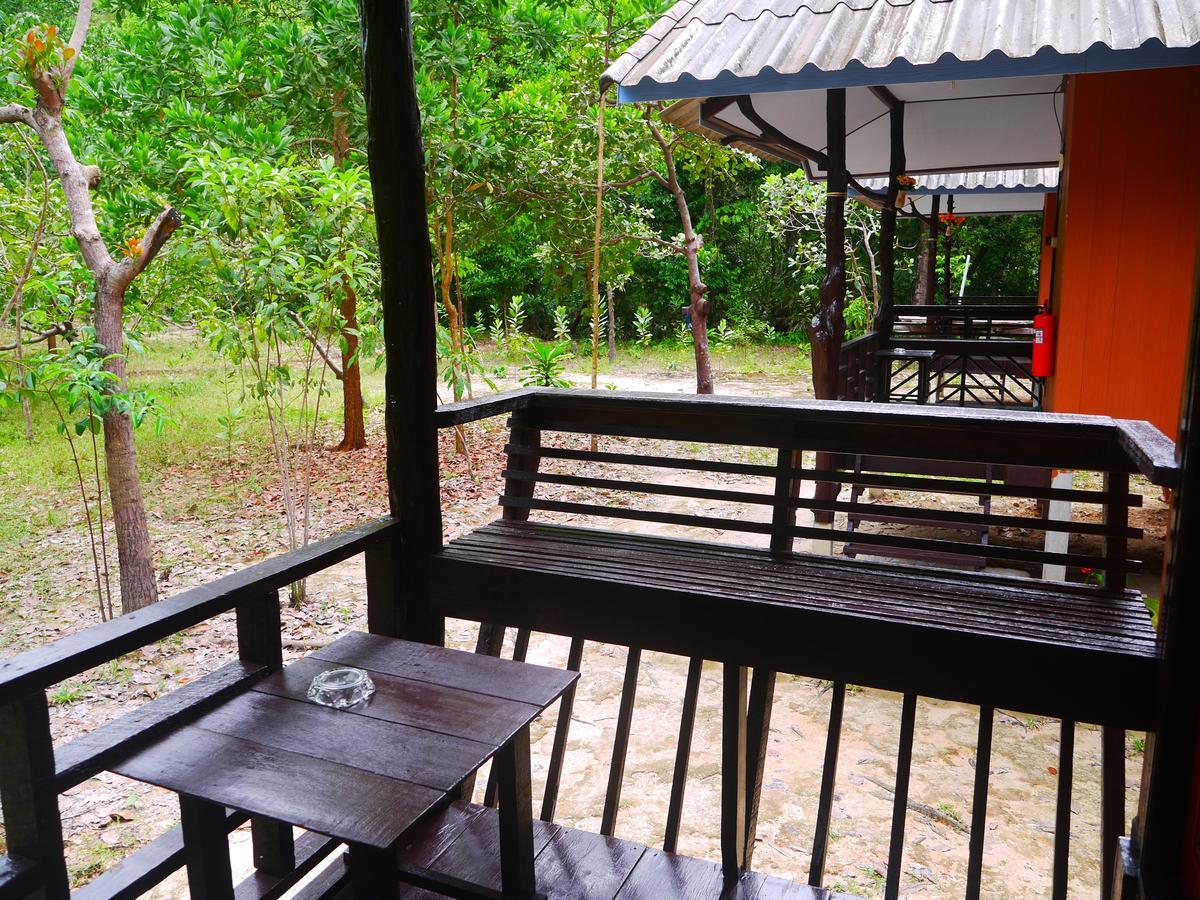 Mata Guesthouse Ko Kut Exterior photo